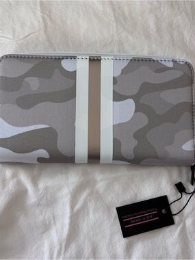 NWT-Haute Shore Cash Sahara Wallet with Center Stripes